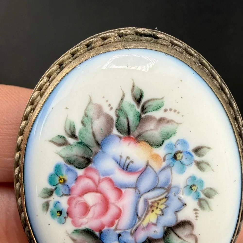 Vintage Porcelain Brooch Finfit Silver Tone Flowers